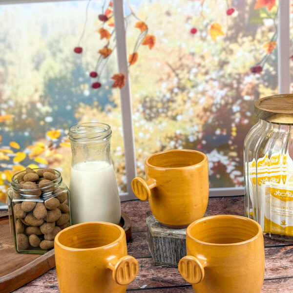 Une anse qui s'enlace entre les doigts, nouvelle tasse Etreinte